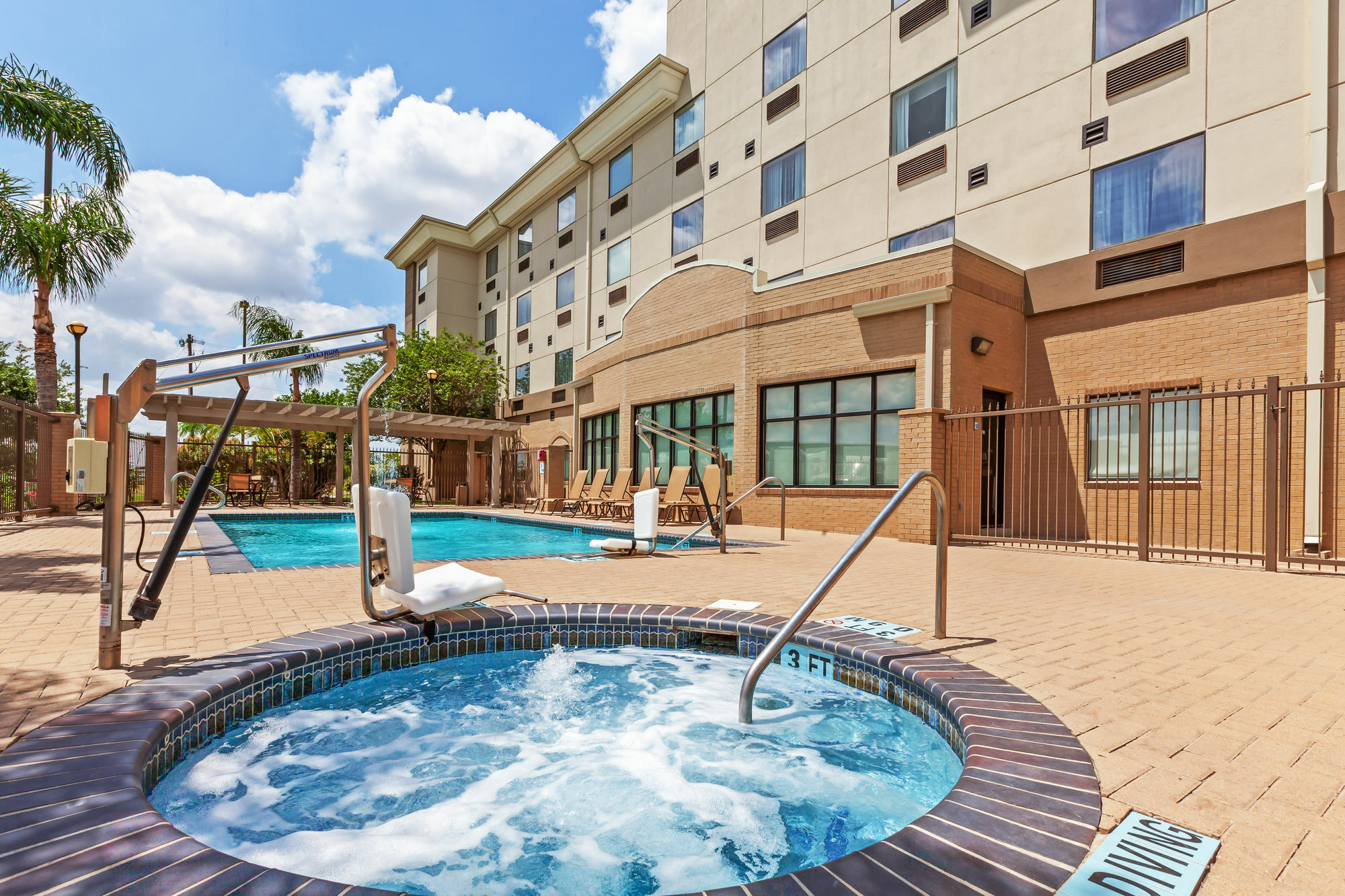 Holiday Inn Express & Suites - Pharr By Ihg Exterior photo