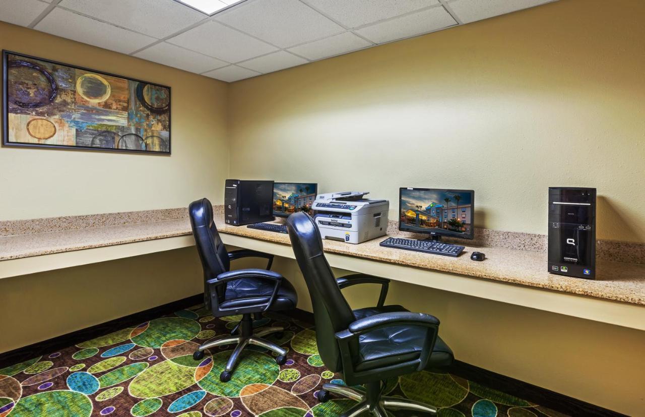 Holiday Inn Express & Suites - Pharr By Ihg Exterior photo