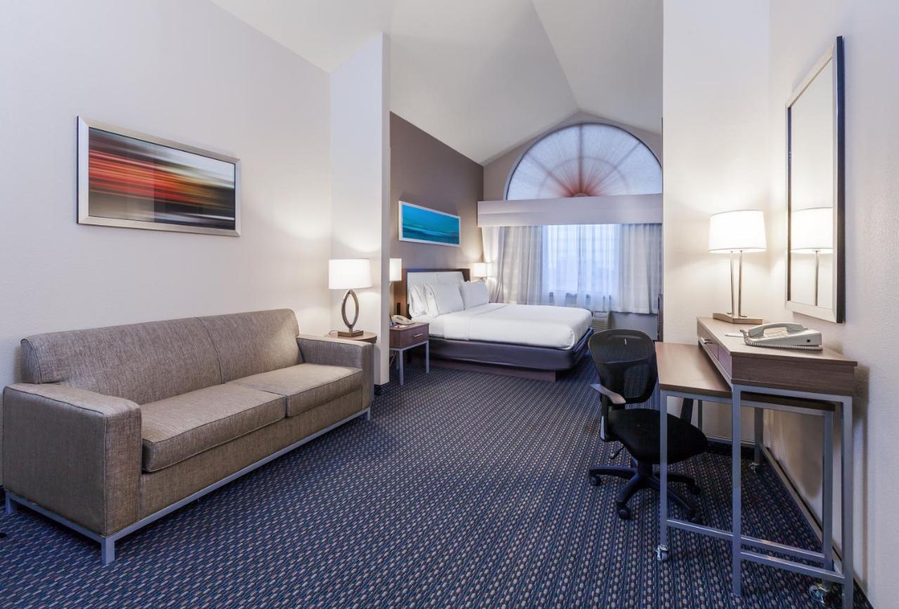 Holiday Inn Express & Suites - Pharr By Ihg Exterior photo